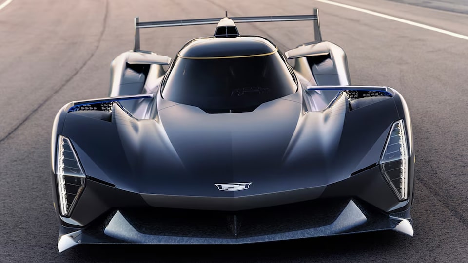 Veículo-conceito GTP Hypercar mandando ver na pista de corrida.